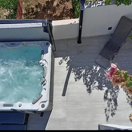 New Apartman With Jacuzzi Lägenhet Dugi Rat